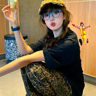 尤莉亚老师的红线